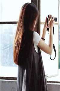 去时惹尘埃，归来月犹在