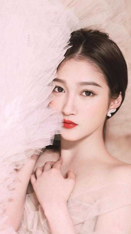 校花借我积蓄后，带她妈连夜跑路了热门小说杜哲楚梦瑶