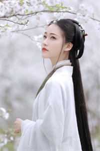 爱意拂过星辰间陆景言简悠全集