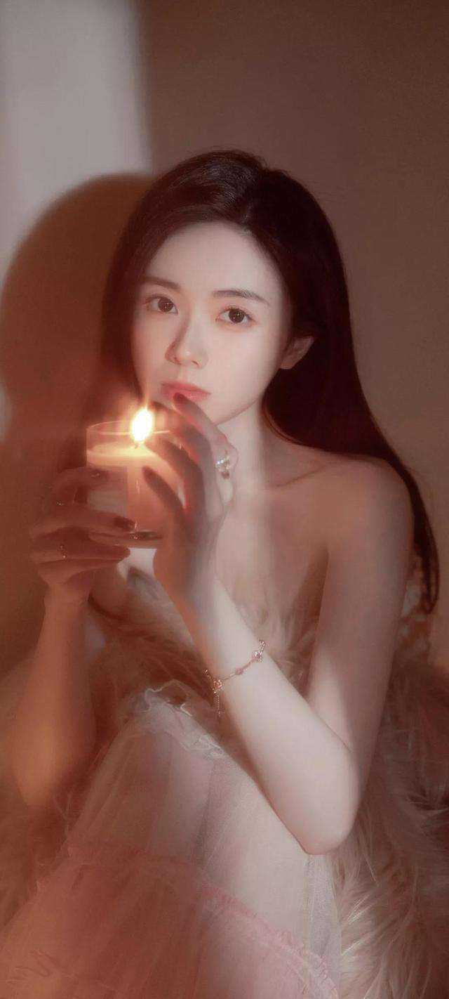 贵女发疯求死后，3个攻略对象悔疯了抖音热门:全本+番外+后续