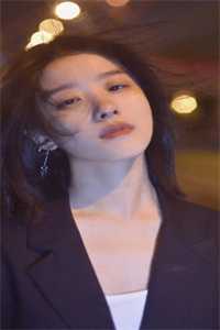 清纯少年的知心姐姐,等了你8年子瑶子言小说