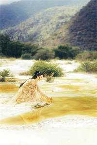 迷局被校花班花疯狂围追夏峰柳倩小说