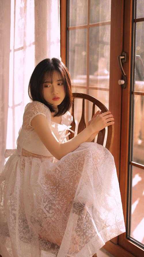 梅香碾作尘柳无双覃清