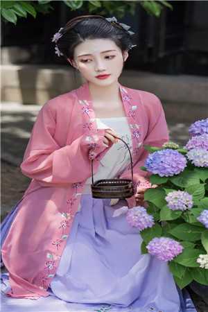 我养大的魔头，剖开了我的肚子冷渊墨渊