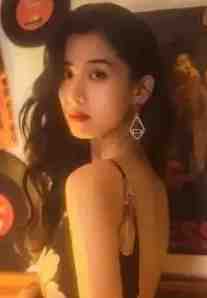 我拍下嫂子喜欢的钻石送女儿后，丈夫在女儿身上插了999块玻璃全文无删减