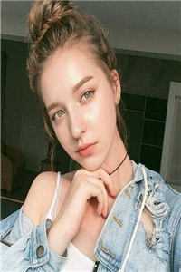 重生后我把姐姐送进男友的黄金屋