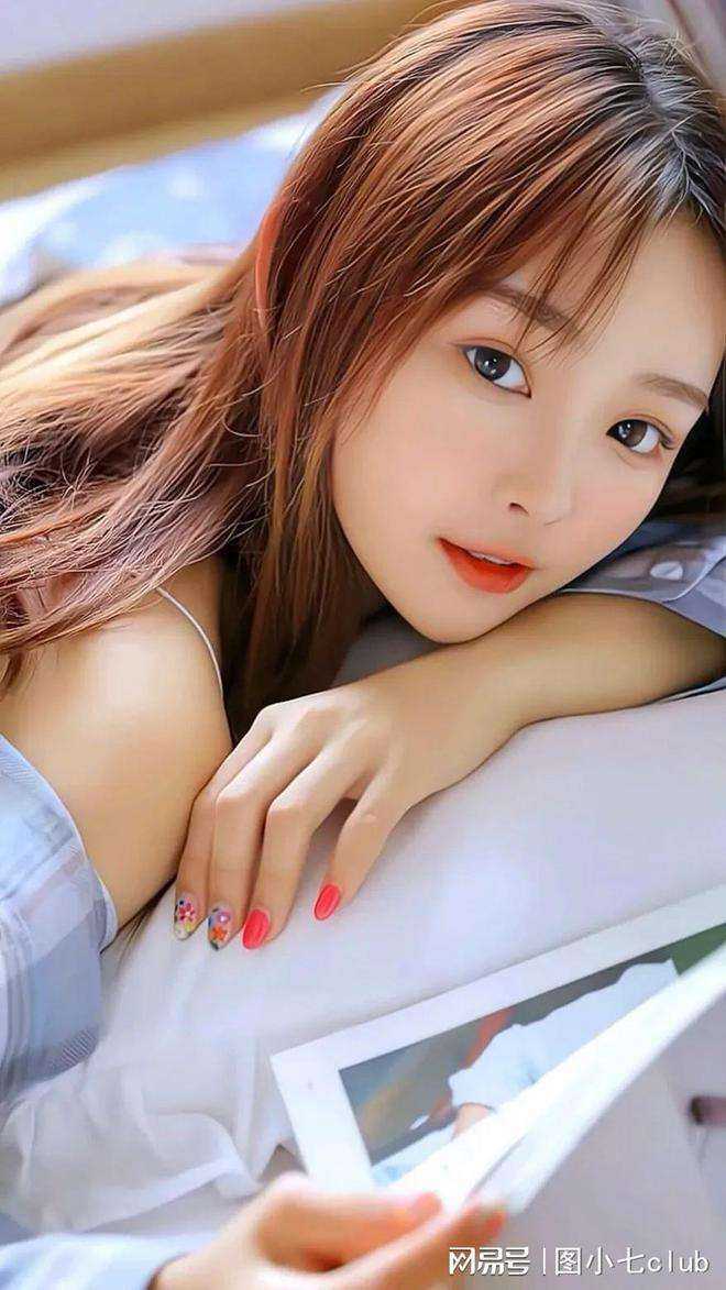 重生后我和未婚夫手撕贫困生姐弟爆火全网