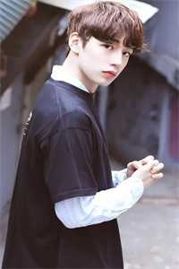 被姑姑豢养的金丝雀冒充后，我上位成了首富(谢时屿范伟)